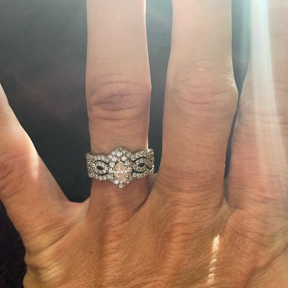 Neil Lane Wedding Set - Picture 2 of 9